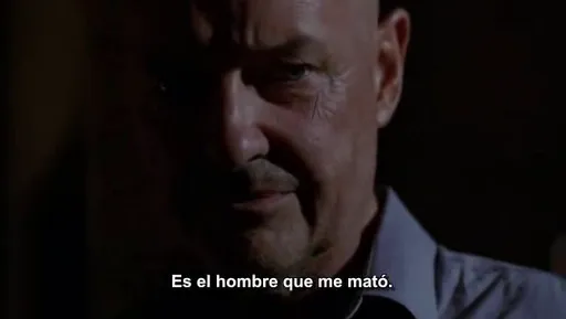 John Locke con el subtítulo «Es el hombre que me mató» en Lost