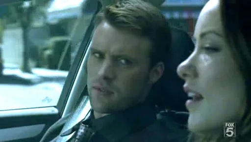 Chase y Trece en un coche en House